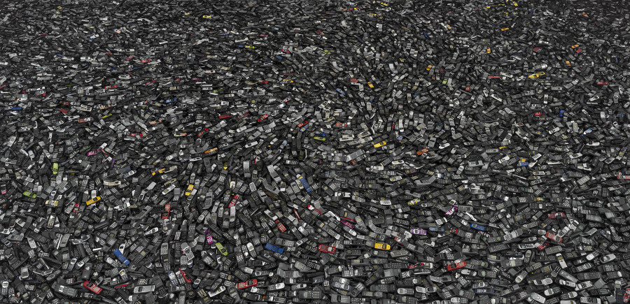 o-CELL-PHONES-900